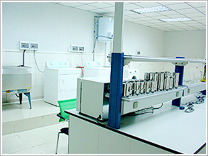  250T全自動(dòng)真空硫化機(jī)新型軌道開模